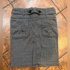 Stretchy Dynamite Skirt!